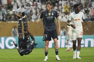 不靠谱...吕迪格连场失误送礼，让多特连追2球+巴黎开场8分钟2-0