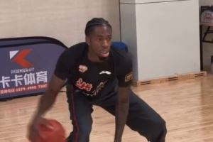 德甲常规赛得分王!浙江男篮晒新援兰道夫的训练视频